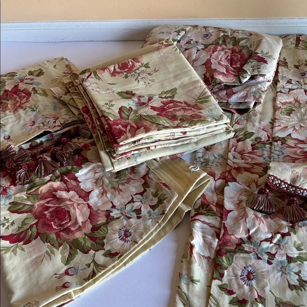 2 Lauren Ralph Lauren River Floral Federal Valance and Festoon Valance